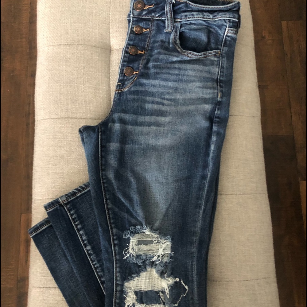 American Eagle distressed jeans